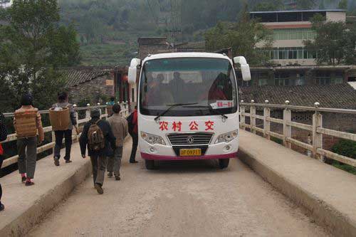 福祿鎮(zhèn)：首條山村客運(yùn)線路通車