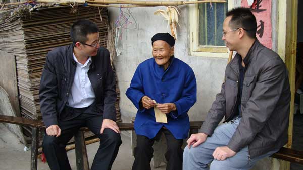 屏錦鎮(zhèn)：開展重陽節(jié)慰問活動(dòng)