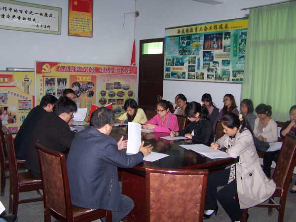 新盛鎮(zhèn)中心小學師徒結(jié)隊幫扶活動