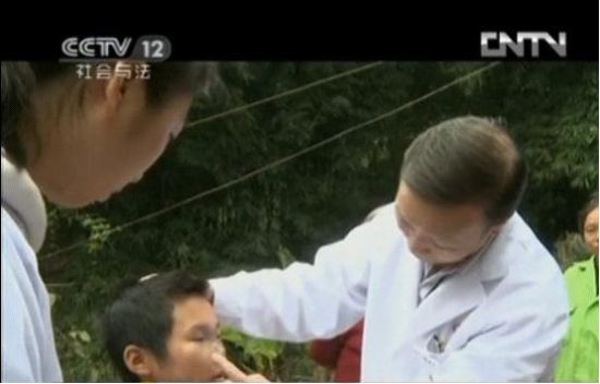 天妃整形決定免費救助小琴
