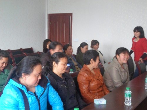 石安鎮(zhèn)婦女干部踴躍參與“三八”節(jié)知識競賽搶答