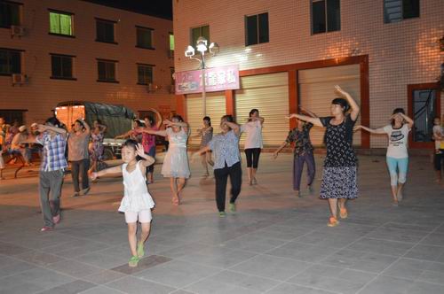石安鎮(zhèn)：“壩壩舞”豐富群眾生活
