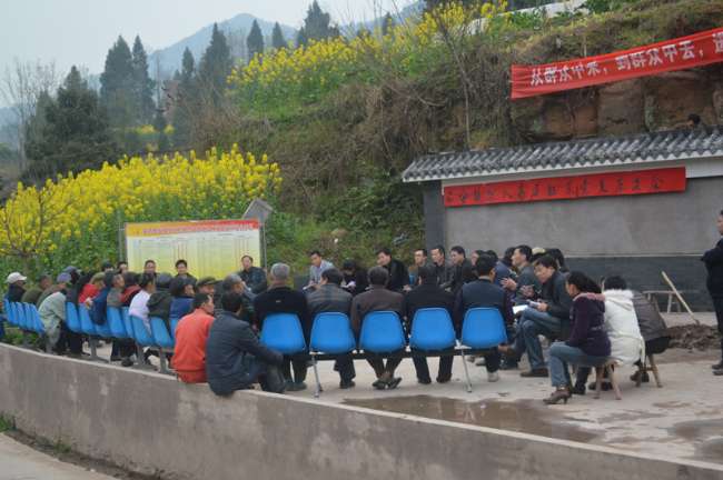 石安鎮(zhèn)：進村入戶找問題  農(nóng)家院壩聽民聲