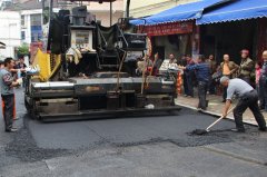 和林鎮(zhèn)改造道路方便群眾出行