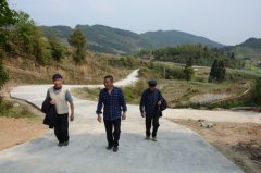 梁平：捐資修路為村民 致富不忘鄉(xiāng)鄰情