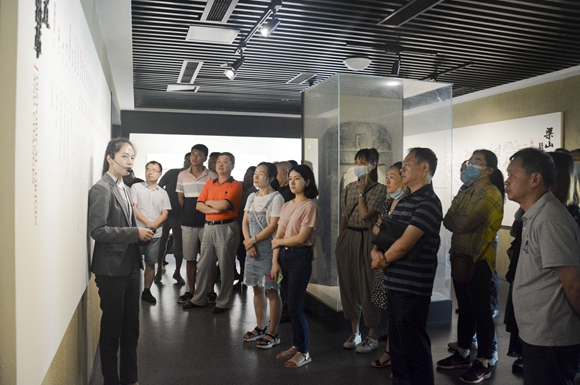 璧山游客來到梁平。梁平區(qū)文化和旅游發(fā)展委員會供圖 華龍網(wǎng)發(fā)
